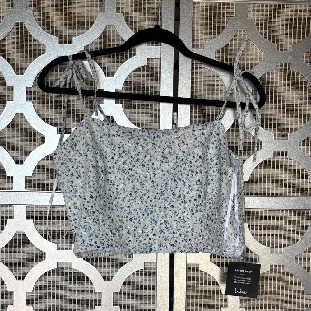NWT Lulu's Blue And Green Floral Crop Top